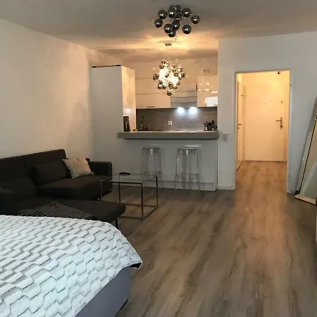 Modernes, Messenahes 1-zi-appartment Apartment